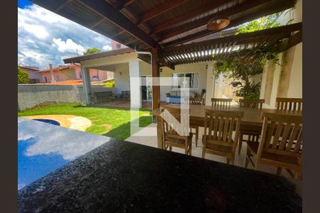 Casa de condomínio à venda com 330m², 3 quartos e 4 vagasVaranda