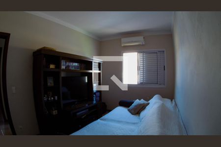 Casa de condomínio à venda com 330m², 3 quartos e 4 vagasQuarto