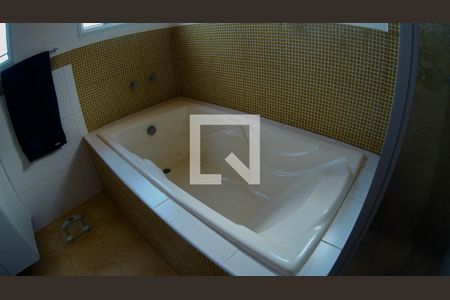 Casa de condomínio à venda com 330m², 3 quartos e 4 vagasSuíte 1