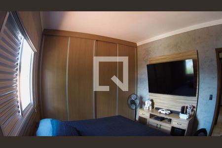 Casa de condomínio à venda com 330m², 3 quartos e 4 vagasQuarto