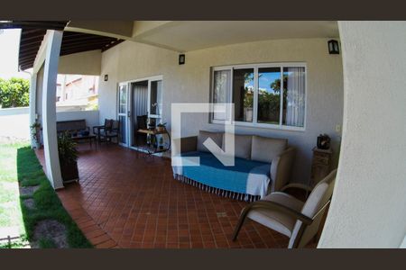 Casa de condomínio à venda com 330m², 3 quartos e 4 vagasVaranda