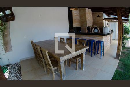 Casa de condomínio à venda com 330m², 3 quartos e 4 vagasVaranda