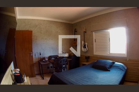 Casa de condomínio à venda com 330m², 3 quartos e 4 vagasQuarto