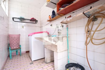 Casa à venda com 220m², 3 quartos e 1 vagaÁrea de Serviço