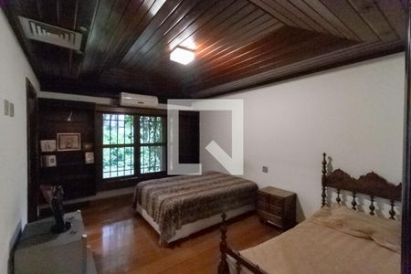 Casa à venda com 2342m², 4 quartos e 9 vagas Casa à venda com 2342m², 4 quartos e 9 vagasSuíte 3