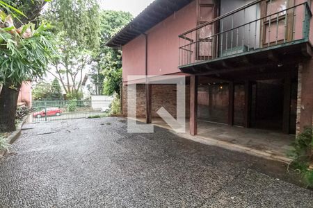 Casa à venda com 2342m², 4 quartos e 9 vagas Casa à venda com 2342m², 4 quartos e 9 vagasEntrada