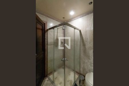 Casa à venda com 2342m², 4 quartos e 9 vagas Casa à venda com 2342m², 4 quartos e 9 vagasBanheiro da suíte 3