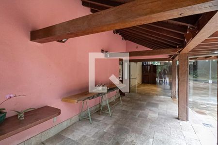 Casa à venda com 2342m², 4 quartos e 9 vagas Casa à venda com 2342m², 4 quartos e 9 vagasVaranda