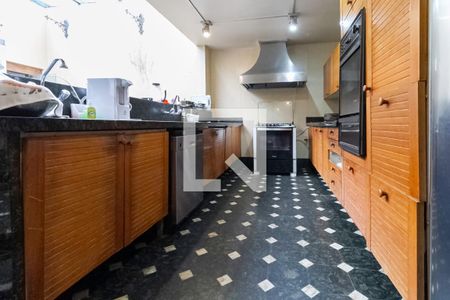 Casa à venda com 2342m², 4 quartos e 9 vagas Casa à venda com 2342m², 4 quartos e 9 vagasCozinha