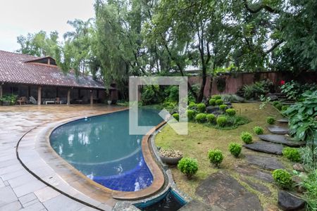 Casa à venda com 2342m², 4 quartos e 9 vagas Casa à venda com 2342m², 4 quartos e 9 vagasPiscina