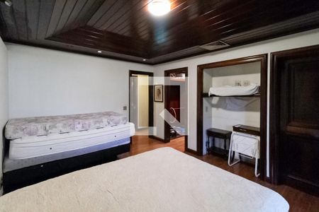 Casa à venda com 2342m², 4 quartos e 9 vagas Casa à venda com 2342m², 4 quartos e 9 vagasSuíte 2