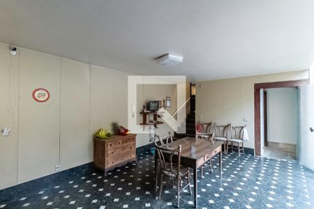 Casa à venda com 2342m², 4 quartos e 9 vagas Casa à venda com 2342m², 4 quartos e 9 vagasCopa