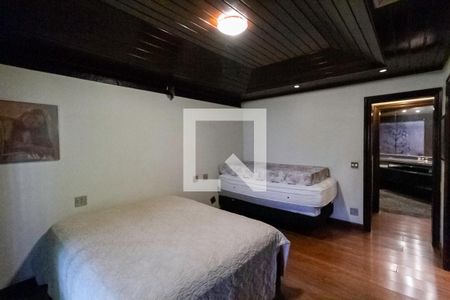 Casa à venda com 2342m², 4 quartos e 9 vagas Casa à venda com 2342m², 4 quartos e 9 vagasSuíte 2