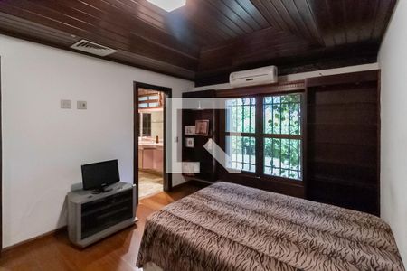 Casa à venda com 2342m², 4 quartos e 9 vagas Casa à venda com 2342m², 4 quartos e 9 vagasSuíte 3