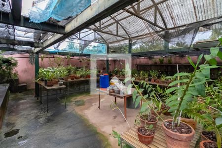 Casa à venda com 2342m², 4 quartos e 9 vagas Casa à venda com 2342m², 4 quartos e 9 vagasOrquidário