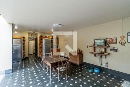 Casa à venda com 2342m², 4 quartos e 9 vagas Casa à venda com 2342m², 4 quartos e 9 vagasCopa