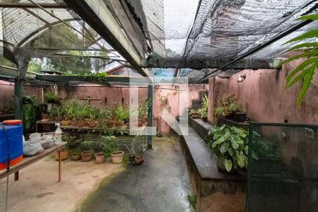 Casa à venda com 2342m², 4 quartos e 9 vagas Casa à venda com 2342m², 4 quartos e 9 vagasOrquidário