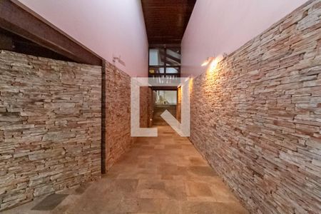 Casa à venda com 2342m², 4 quartos e 9 vagas Casa à venda com 2342m², 4 quartos e 9 vagasEntrada