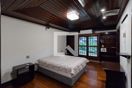 Casa à venda com 2342m², 4 quartos e 9 vagas Casa à venda com 2342m², 4 quartos e 9 vagasSuíte 1