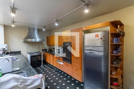 Casa à venda com 2342m², 4 quartos e 9 vagas Casa à venda com 2342m², 4 quartos e 9 vagasCozinha