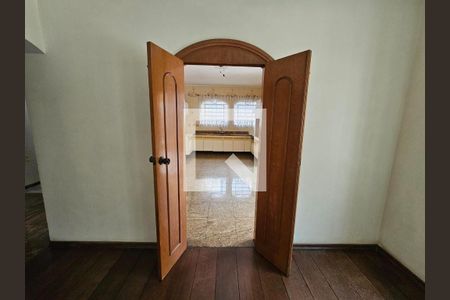 Casa à venda com 316m², 4 quartos e 6 vagas Casa à venda com 316m², 4 quartos e 6 vagasFoto 15