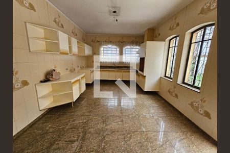 Casa à venda com 316m², 4 quartos e 6 vagas Casa à venda com 316m², 4 quartos e 6 vagasFoto 11