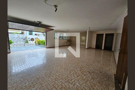 Casa à venda com 316m², 4 quartos e 6 vagas Casa à venda com 316m², 4 quartos e 6 vagasFoto 39