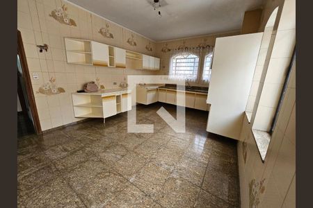 Casa à venda com 316m², 4 quartos e 6 vagas Casa à venda com 316m², 4 quartos e 6 vagasFoto 12