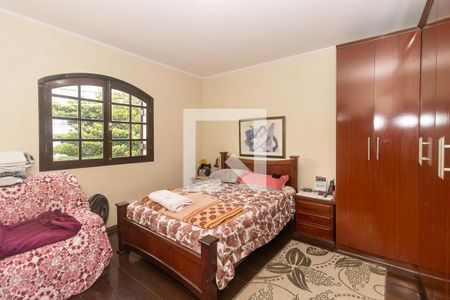 Casa à venda com 300m², 4 quartos e 2 vagas Casa à venda com 300m², 4 quartos e 2 vagasQuarto 2