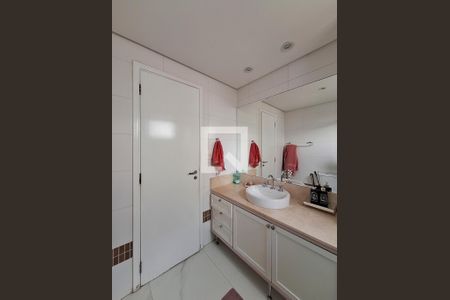 Apartamento à venda com 130m², 4 quartos e 2 vagasBanheiro Quarto 4