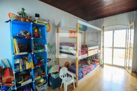 Casa à venda com 230m², 3 quartos e 2 vagas Casa à venda com 230m², 3 quartos e 2 vagasQuarto 2
