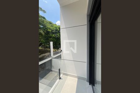 Casa à venda com 136m², 3 quartos e 2 vagas Casa à venda com 136m², 3 quartos e 2 vagasSacada
