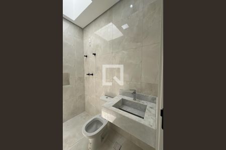 Casa à venda com 136m², 3 quartos e 2 vagas Casa à venda com 136m², 3 quartos e 2 vagasBanheiro