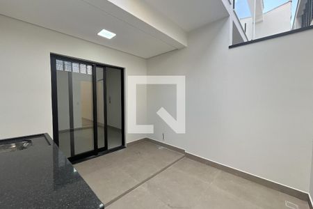 Casa à venda com 136m², 3 quartos e 2 vagas Casa à venda com 136m², 3 quartos e 2 vagasÁrea de Serviço