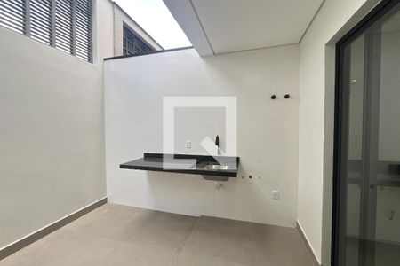 Casa à venda com 136m², 3 quartos e 2 vagas Casa à venda com 136m², 3 quartos e 2 vagasÁrea de Serviço