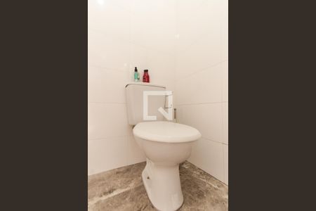 Casa à venda com 240m², 3 quartos e 2 vagasBanheiro de Serviço