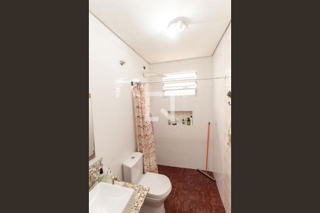 Casa à venda com 240m², 3 quartos e 2 vagasBanheiro