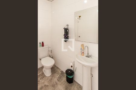 Casa à venda com 240m², 3 quartos e 2 vagasBanheiro de Serviço