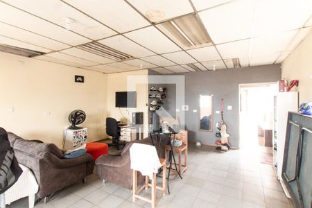 Casa à venda com 240m², 3 quartos e 2 vagasSalão