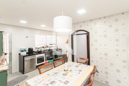Casa à venda com 240m², 3 quartos e 2 vagasCozinha
