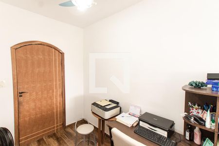 Casa à venda com 240m², 3 quartos e 2 vagasQuarto