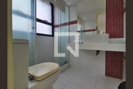 Apartamento à venda com 400m², 5 quartos e 3 vagasBanheiro da Suíte 2