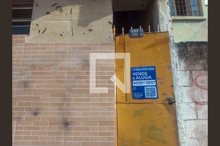 Casa à venda com 50m², 1 quarto e sem vaga Casa à venda com 50m², 1 quarto e sem vagaFachada da Casa e Placa