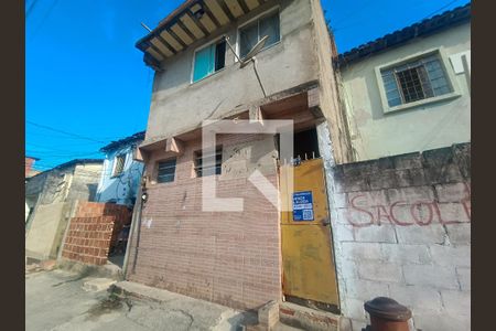 Casa à venda com 50m², 1 quarto e sem vaga Casa à venda com 50m², 1 quarto e sem vagaFachada da Casa e Placa