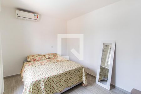 Casa de condomínio à venda com 300m², 4 quartos e 4 vagas Casa de condomínio à venda com 300m², 4 quartos e 4 vagasSuíte master