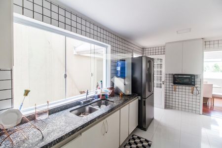 Casa de condomínio à venda com 300m², 4 quartos e 4 vagas Casa de condomínio à venda com 300m², 4 quartos e 4 vagasCozinha