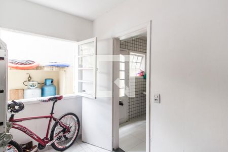 Casa de condomínio à venda com 300m², 4 quartos e 4 vagas Casa de condomínio à venda com 300m², 4 quartos e 4 vagasQuarto de Serviço