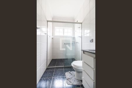 Casa de condomínio à venda com 300m², 4 quartos e 4 vagas Casa de condomínio à venda com 300m², 4 quartos e 4 vagasBanheiro