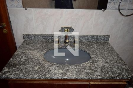 Casa à venda com 300m², 3 quartos e 4 vagasBanheiro Suíte 3