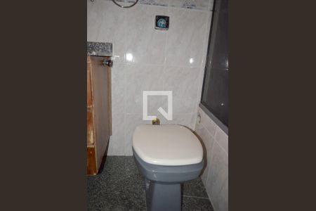 Casa à venda com 300m², 3 quartos e 4 vagasBanheiro Suíte 3